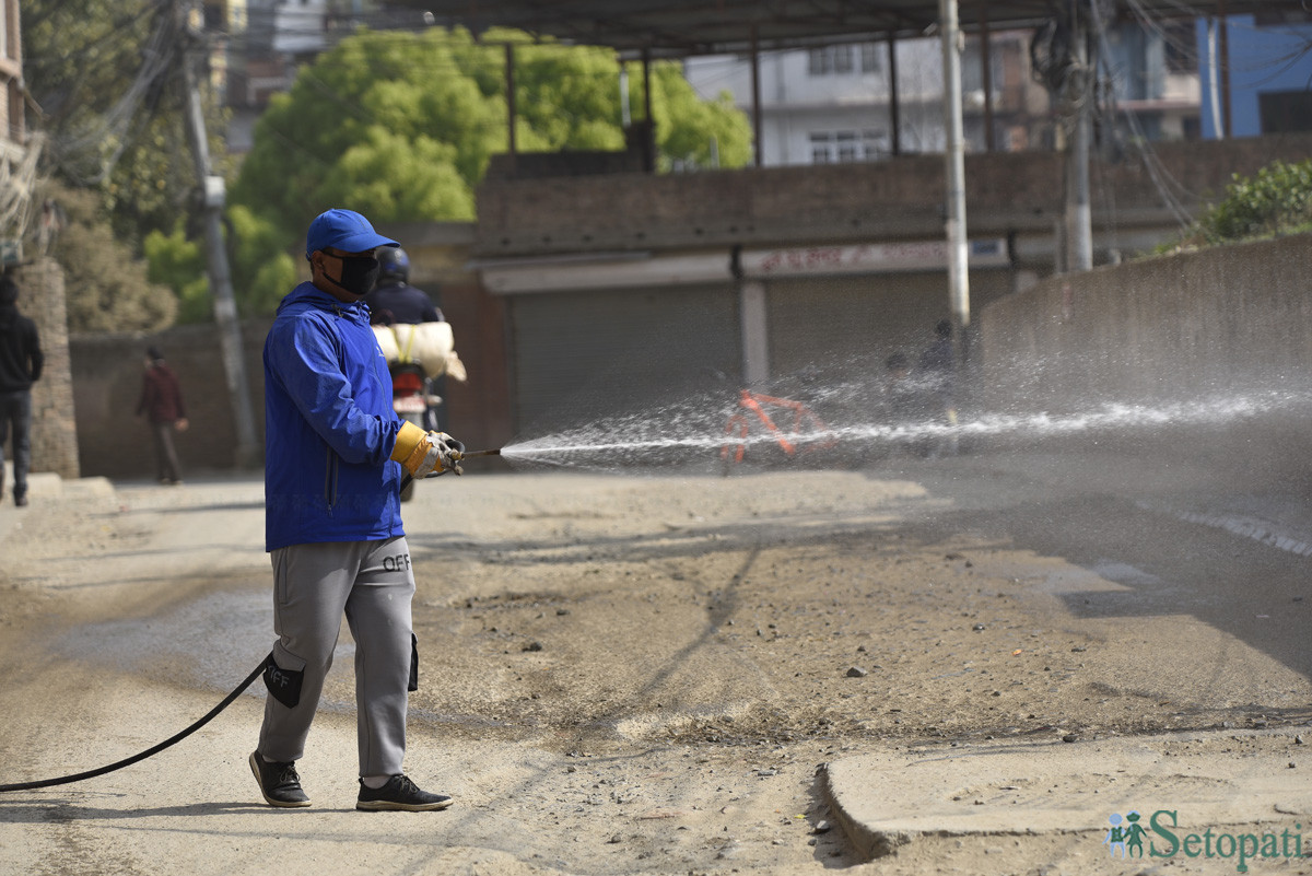 https://raracms.setopati.com/uploads/shares/2020/sujita/spray at kathmandu/Disinfection spraying (1).JPG